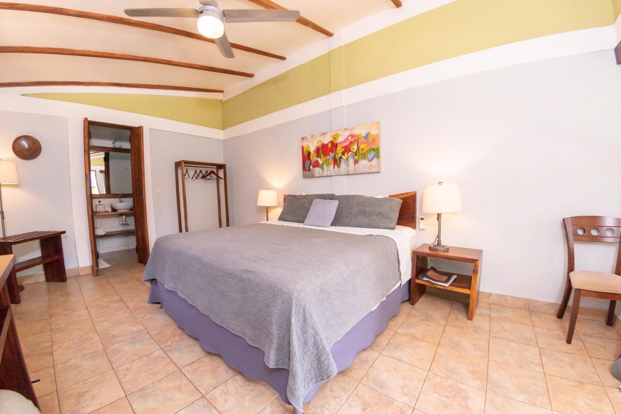 Xalli Beach Hotel Altagracia Exterior photo