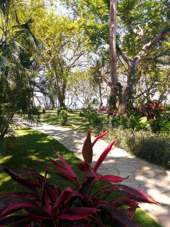 Xalli Beach Hotel Altagracia Exterior photo