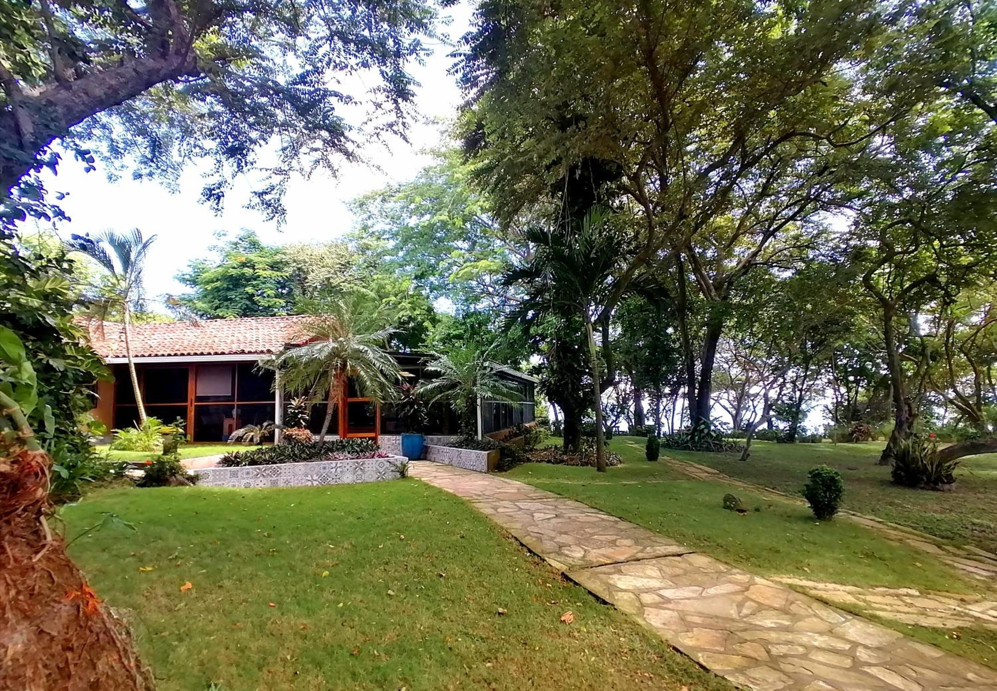 Xalli Beach Hotel Altagracia Exterior photo