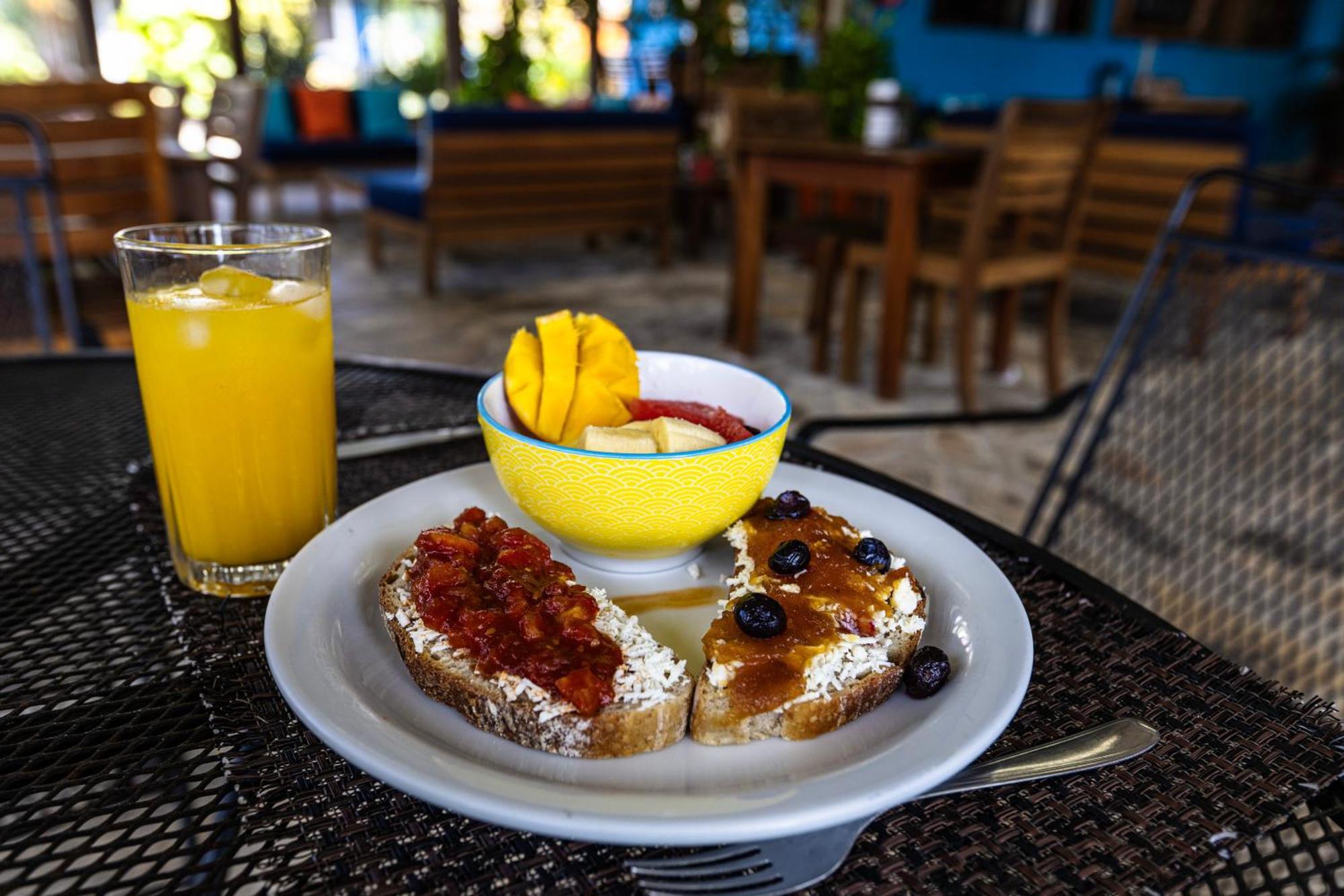 Xalli Beach Hotel Altagracia Exterior photo
